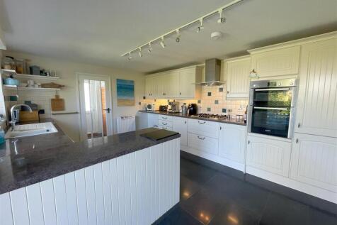 kitchen 4.jpg