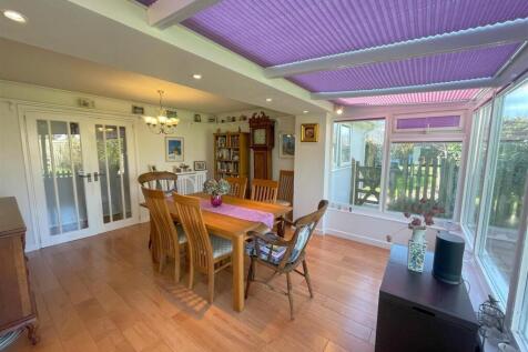 dining room 2.jpg