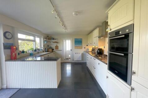 kitchen 3.jpg