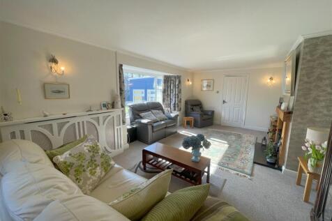 sitting room 2.jpg
