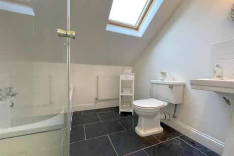 ensuite.jpg