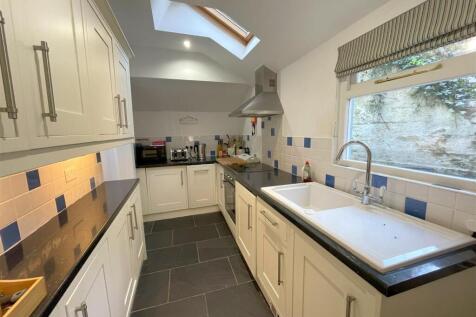 kitchen 2.jpg