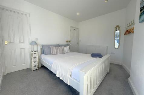 Bedroom two 2.jpg