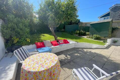 Rear garden 1.jpg