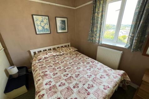bed 2.JPG