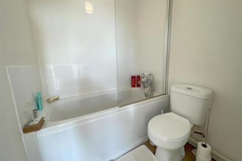 ensuite.jpg