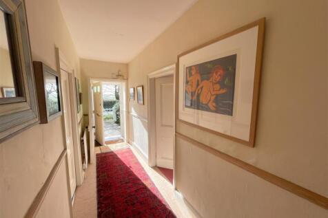entrance hall 3.jpg