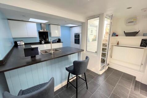 kitchen 4.jpg