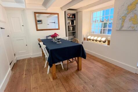 Dining room 2.jpg
