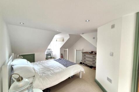 Principal bedroom.jpg