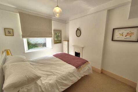 Bedroom 2 (2).jpg