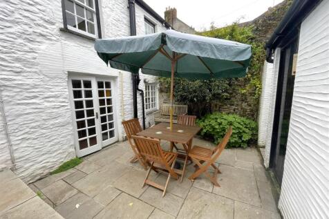Rear Courtyard