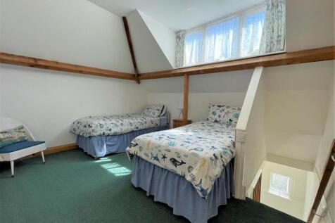 Third bedroom 2.JPG