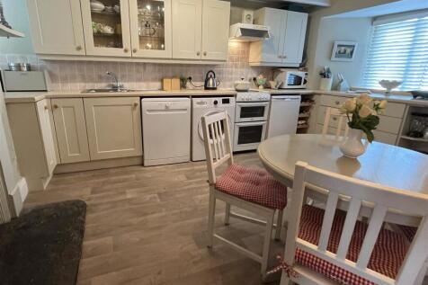 kitchen 2.JPG
