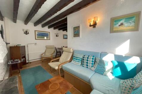 sitting room 4.jpg