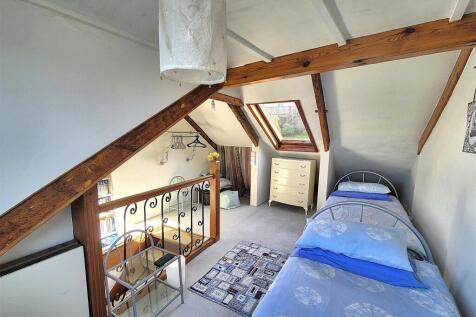 bedroom (top floor)