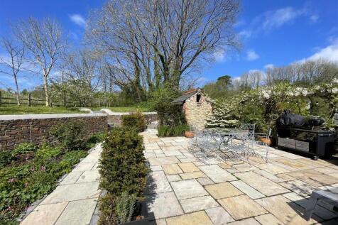 patio and potting shed 2.jpeg