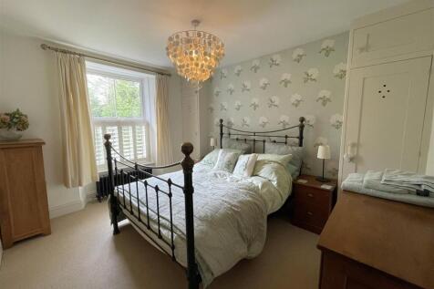 bedroom 2.jpeg