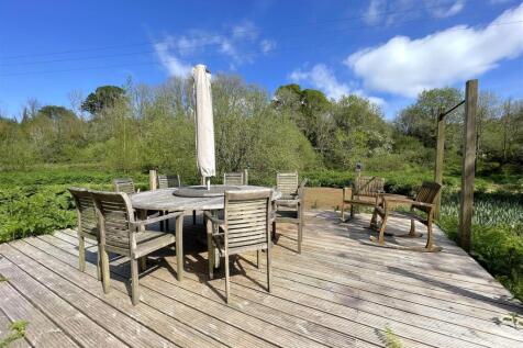 summerhouse deck 2.jpeg