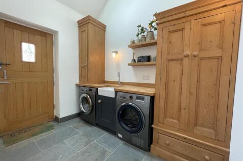 utility room 2.jpeg