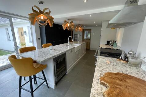 kitchen 2.jpeg