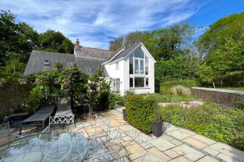 Garden and rear.JPG