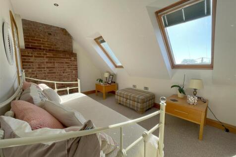 bedroom 3 study (2).jpg