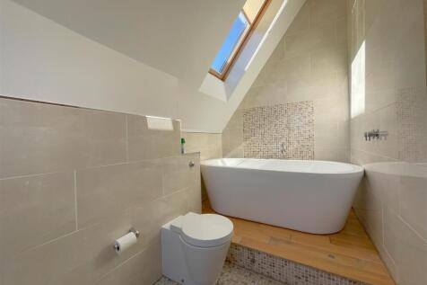 ensuite.jpg