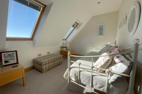 bedroom 3 study.jpg