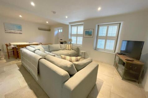 sitting room 2.jpg