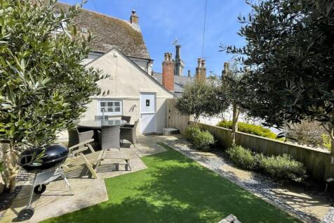 rear garden .jpg