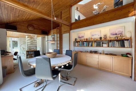Dining area.jpg