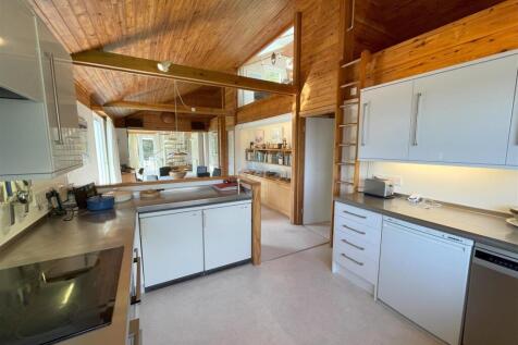 kitchen 2.jpg