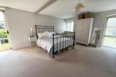 bedroom one 2.JPG