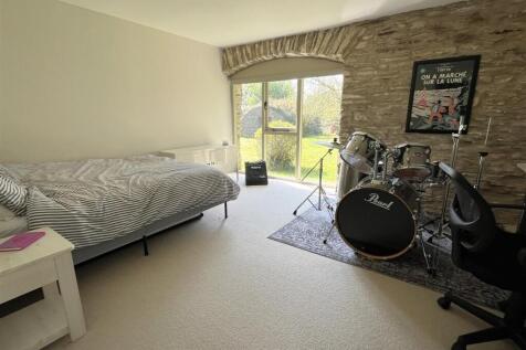 bedroom two.JPG