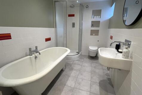 bathroom 2.JPG