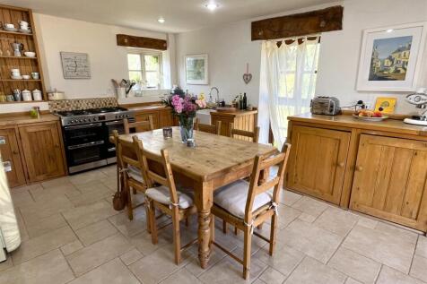 kitchen 2.JPG