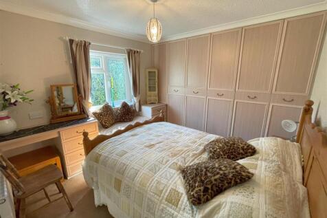 bedroom one 2.jpg