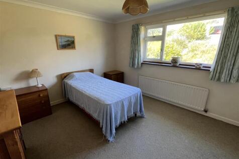bedroom 3.JPG