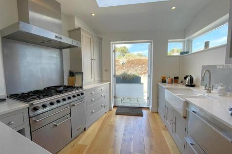 kitchen 3.jpg