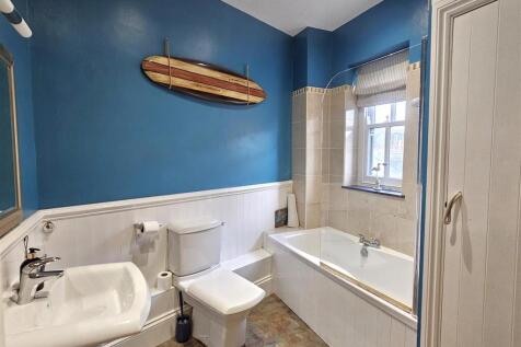 Bathroom.jpg