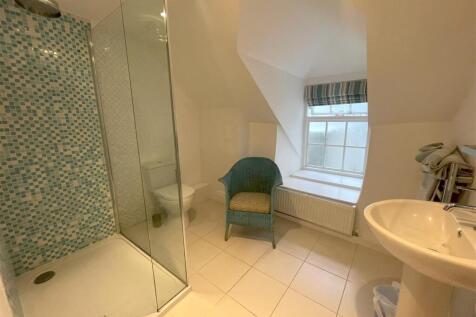 ensuite.jpg