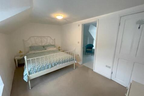 bedroom one.jpg