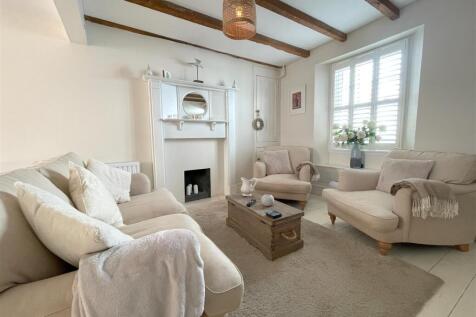 sitting room 2.jpg