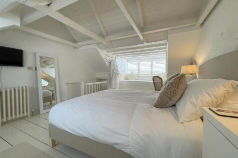 bedroom one.jpg