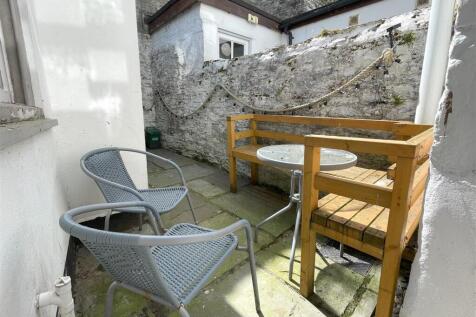 courtyard 2.jpg