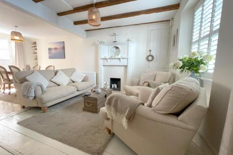 sitting room .jpg