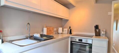 Kitchen (2).jpg