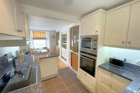 kitchen 3.jpg