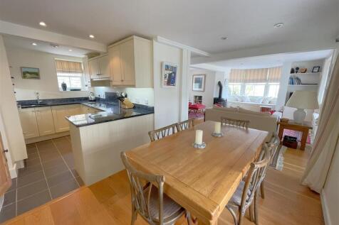 kitchen and dining room .jpg